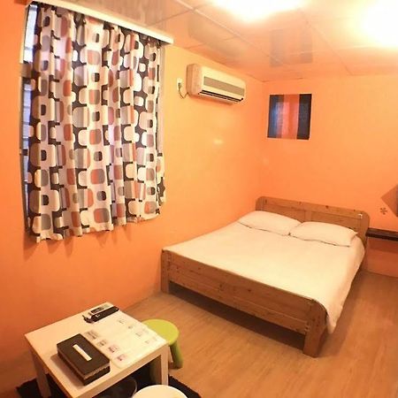 Love Hostel Tainan Exterior foto